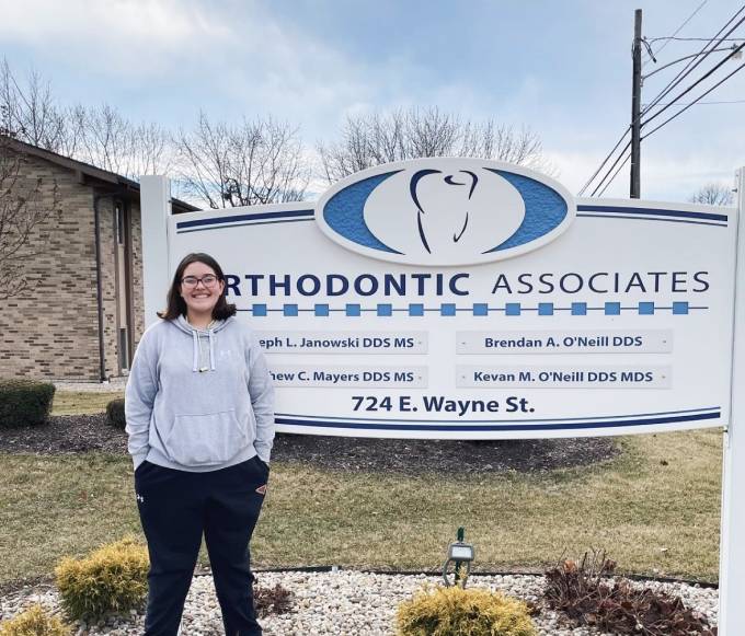 Orthodontic Associates sign